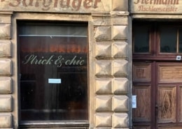 BD4CA48C-0A6B-436E-B780-64E51547616E | www.kuhrau.de Sarglager